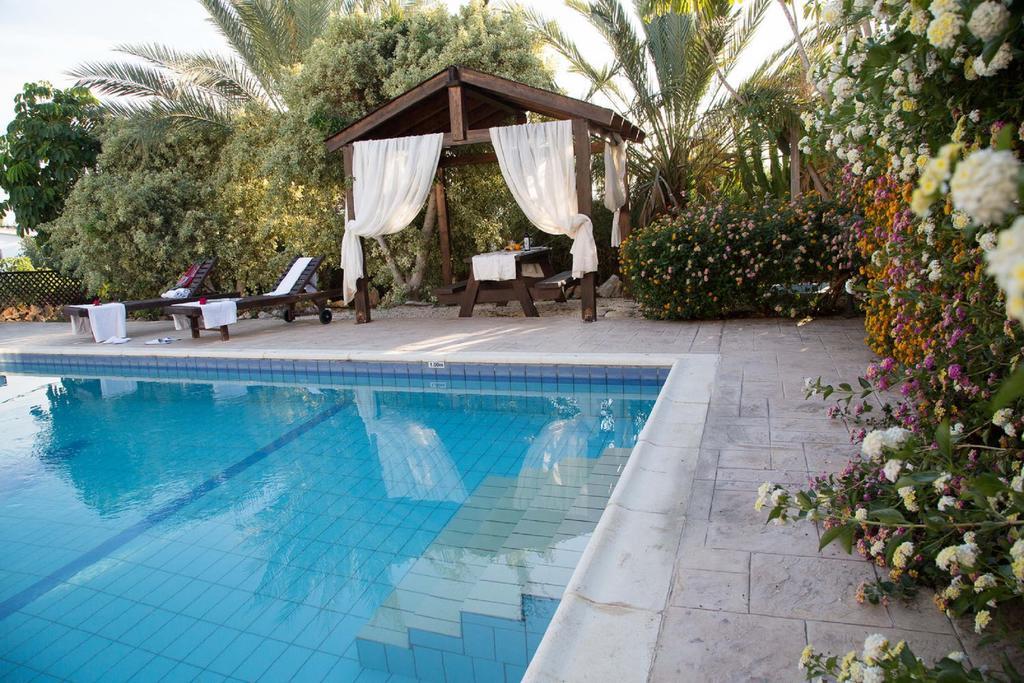 Coral Bay Sunkiss Villa Exterior photo